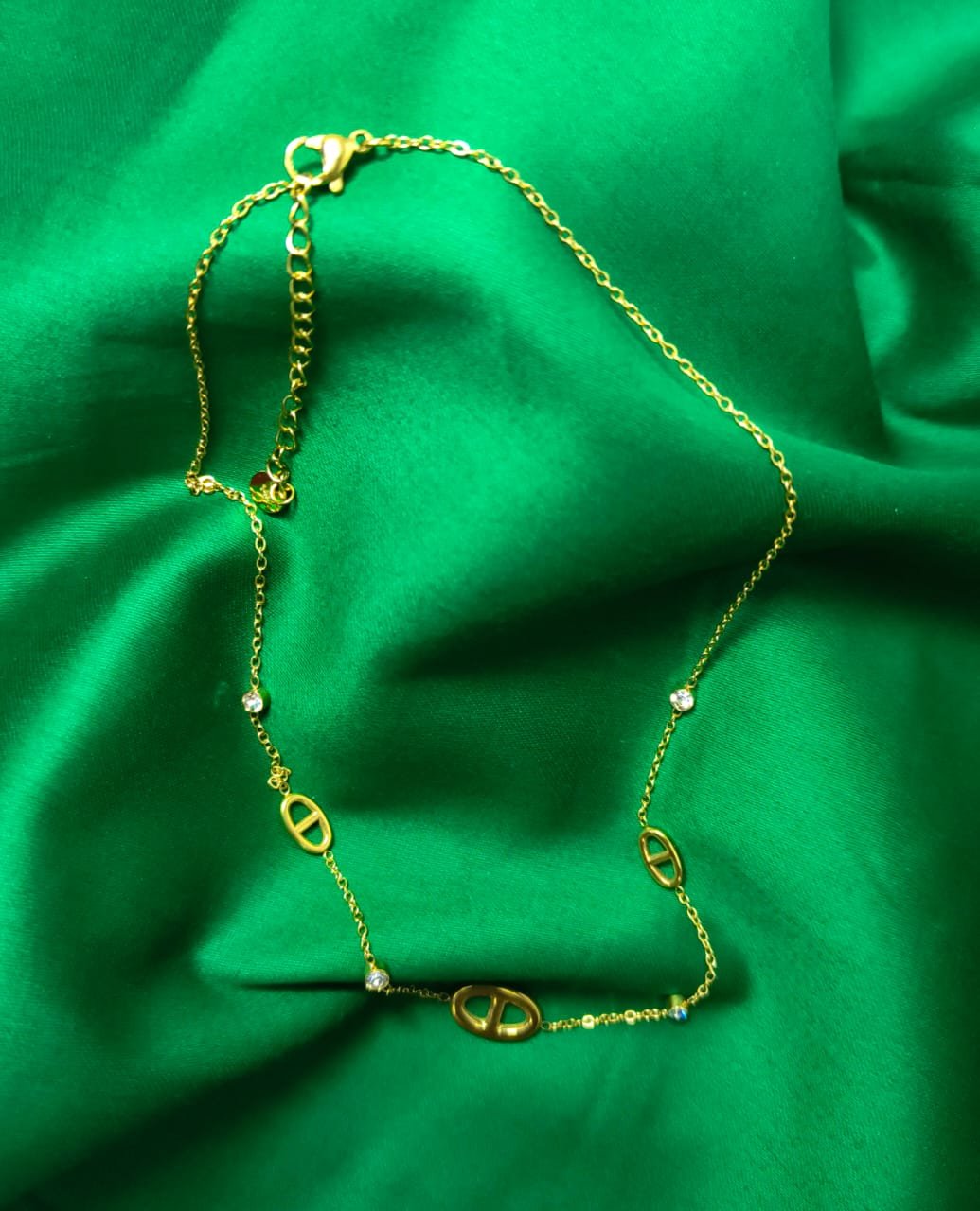 Gold Tone Dazzling Oval & round shape Pendant Chain For Girls & Women Gold-plated Cubic Zirconia Copper, Stainless Steel Pendant