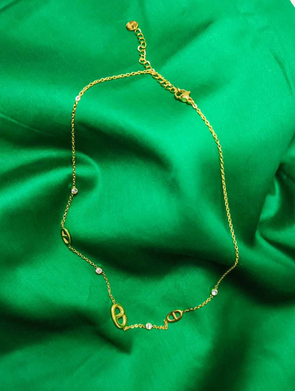 Gold Tone Dazzling Oval & round shape Pendant Chain For Girls & Women Gold-plated Cubic Zirconia Copper, Stainless Steel Pendant