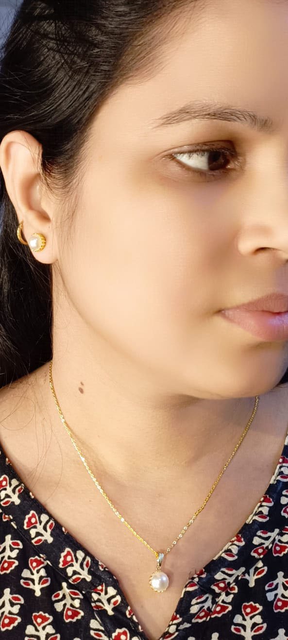 Pearl Jewelry Set with Gold-Plated Chain Necklace and Stud Earrings, White Pearl Pendant