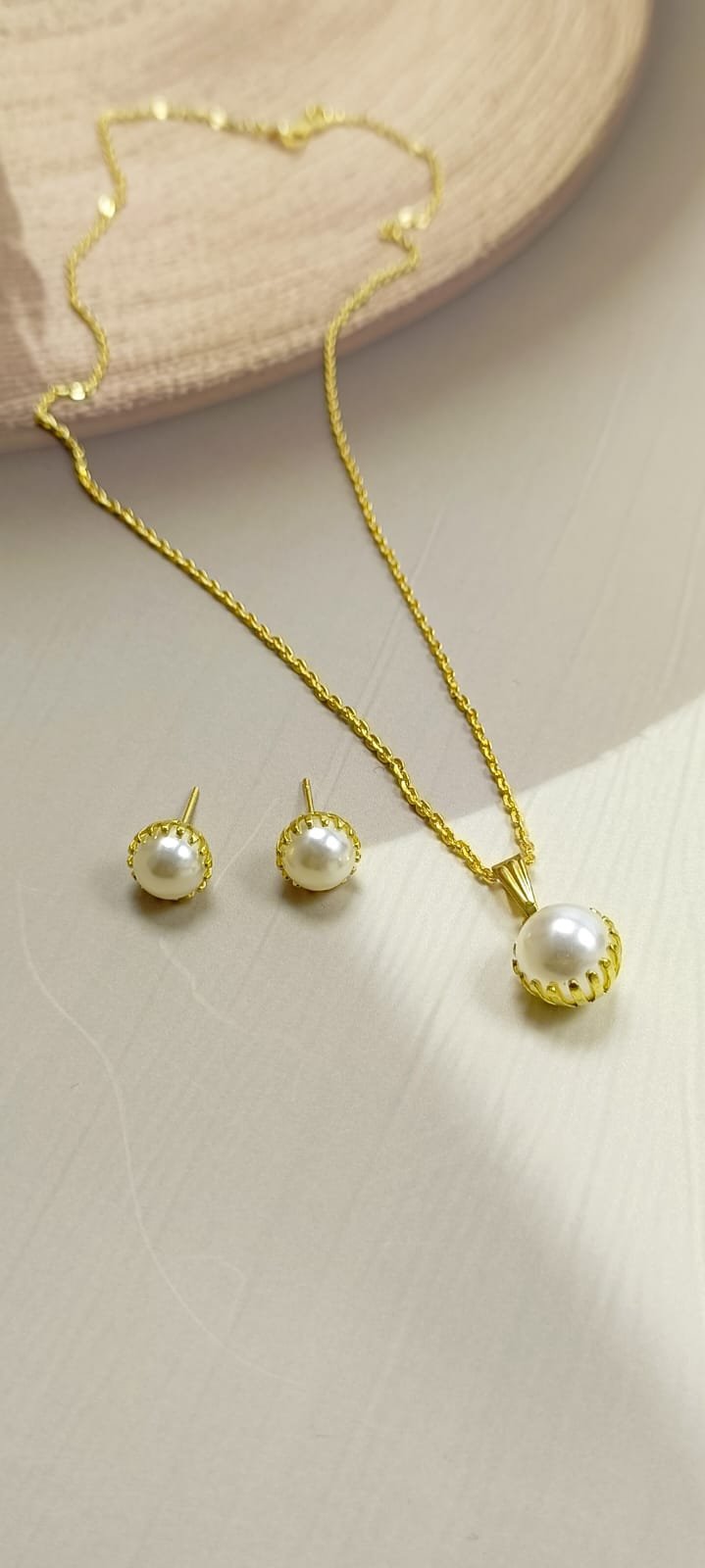 Pearl Jewelry Set with Gold-Plated Chain Necklace and Stud Earrings, White Pearl Pendant