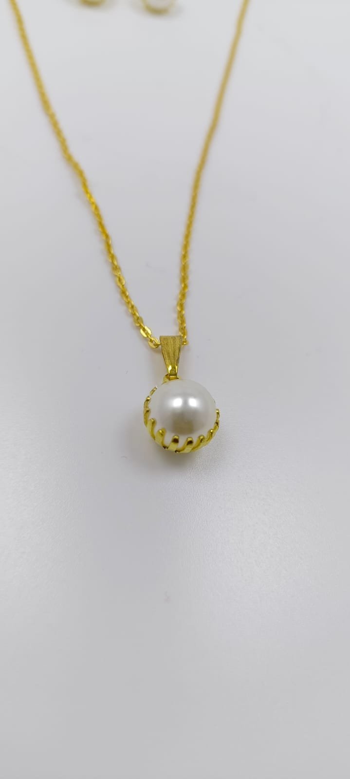Pearl Jewelry Set with Gold-Plated Chain Necklace and Stud Earrings, White Pearl Pendant