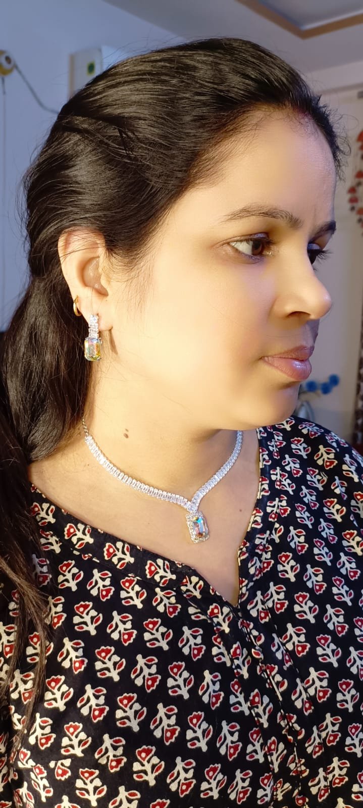 Mystic Cubic Zerconia Crystal Necklace and Earrings Set, Chain with Pendant, Fashion Jewellery