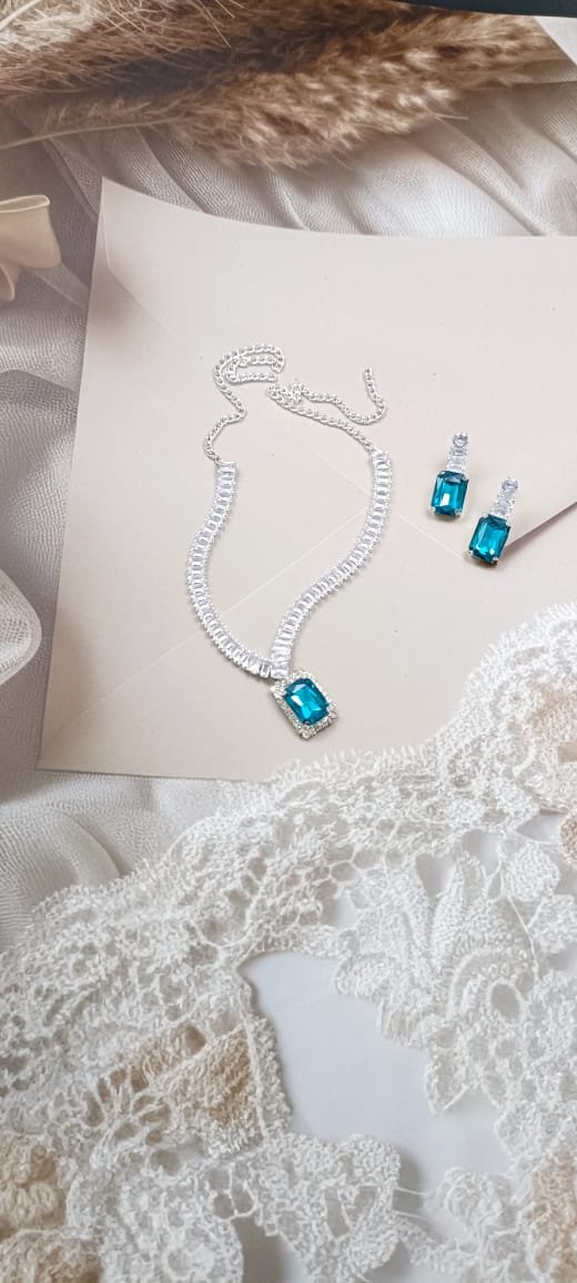 Mystic Cubic Zerconia Crystal Necklace and Earrings Set, Chain with Pendant, Fashion Jewellery