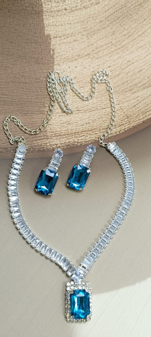 Mystic Cubic Zerconia Crystal Necklace and Earrings Set, Chain with Pendant, Fashion Jewellery