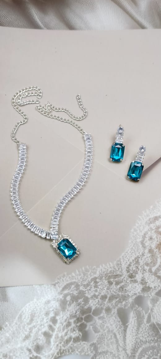 Mystic Cubic Zerconia Crystal Necklace and Earrings Set, Chain with Pendant, Fashion Jewellery