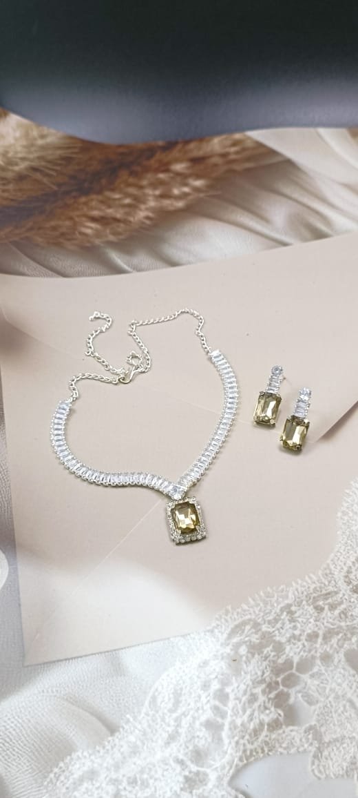 Mystic Cubic Zerconia Crystal Necklace and Earrings Set, Chain with Pendant, Fashion Jewellery